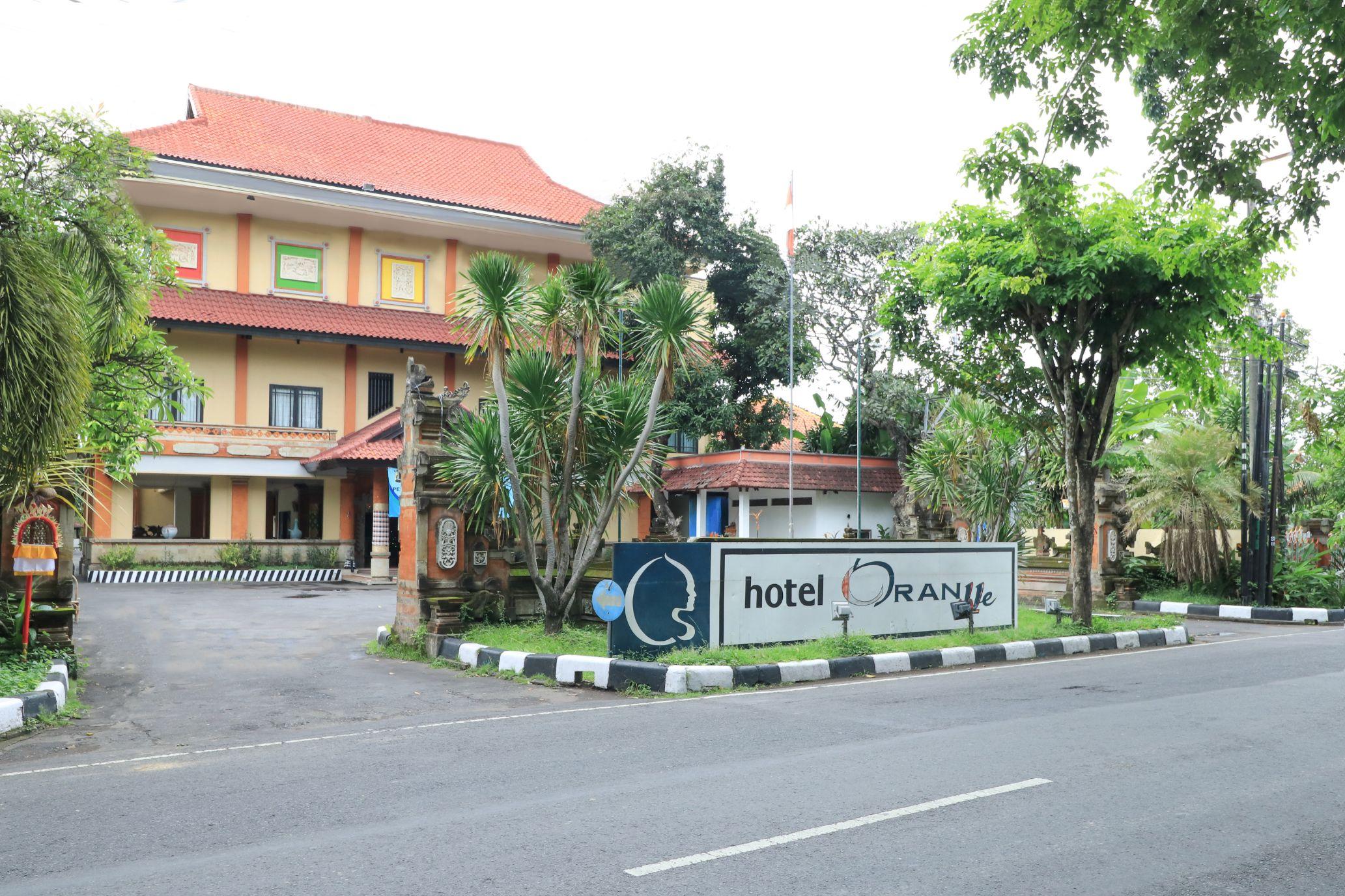 Hotel Oranjje Denpasar Zewnętrze zdjęcie