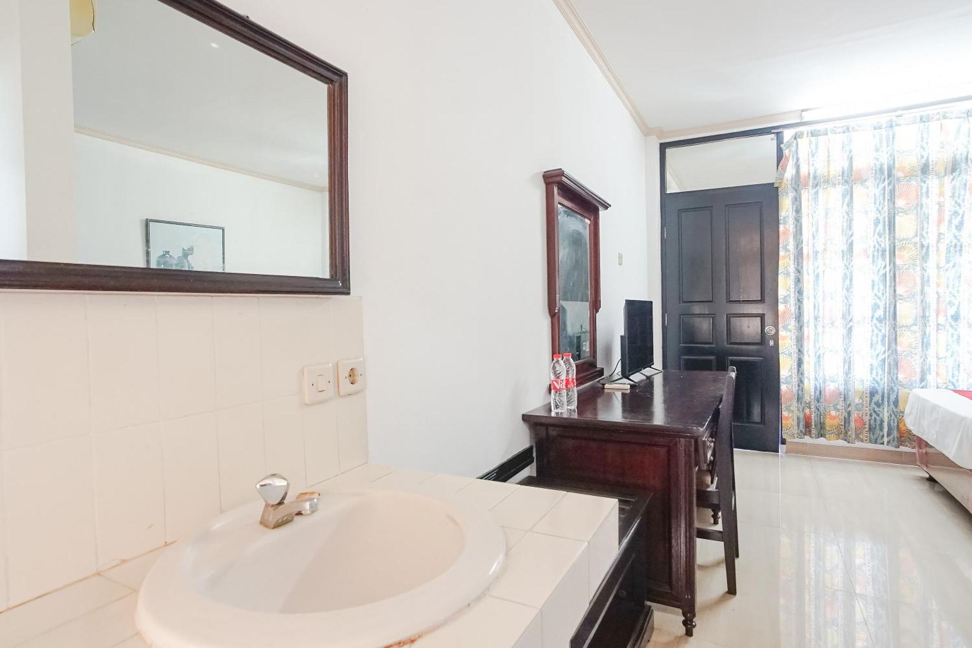 Hotel Oranjje Denpasar Zewnętrze zdjęcie